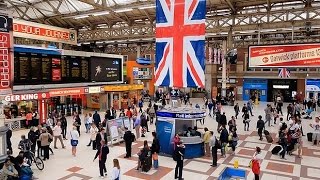 A Walk Through The London Victoria Station London England [upl. by Mahala]